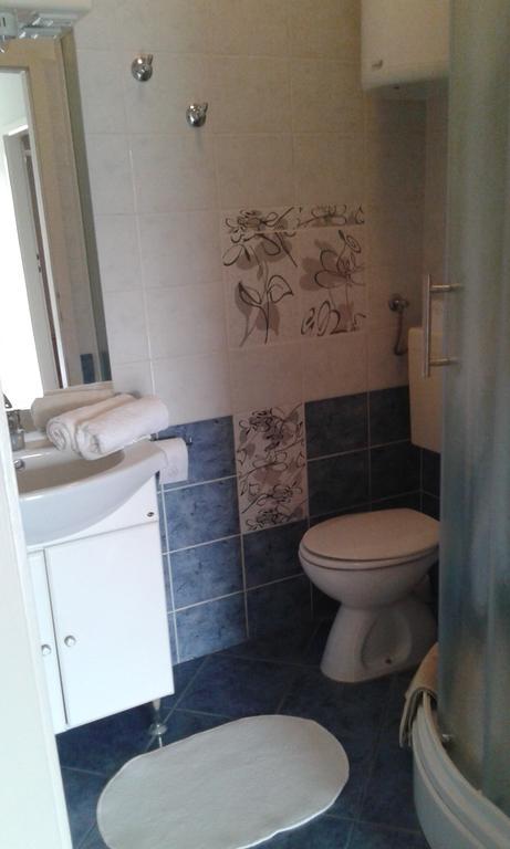 Apartments Davor Biograd Na Moru Habitación foto
